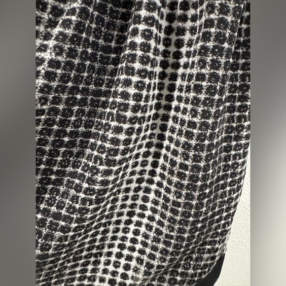 BCBGGeneration Y2K Babydoll Abstract Polka Dot Black Grey Mini Dress Size 0 - Picture 8 of 16